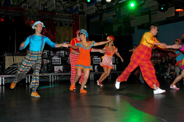 min 2005 11 12 fous swing 186